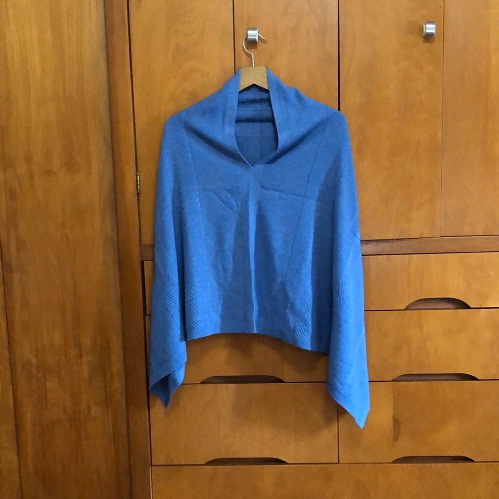 Nwot Orvis wool poncho